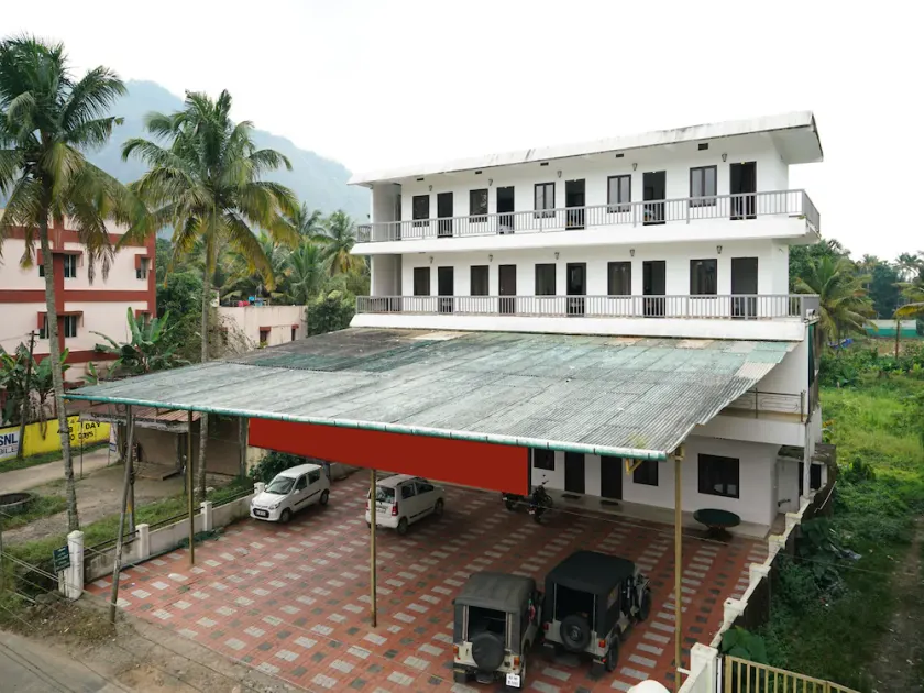 Fathima Residency By OYO Rooms - Image 1