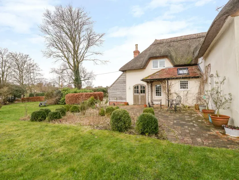 Apple Tree Cottage - Image 1