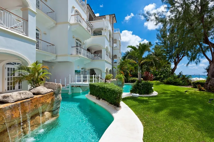 Old Trees 7 - Bella Vista by Blue Sky Luxury - Image 1