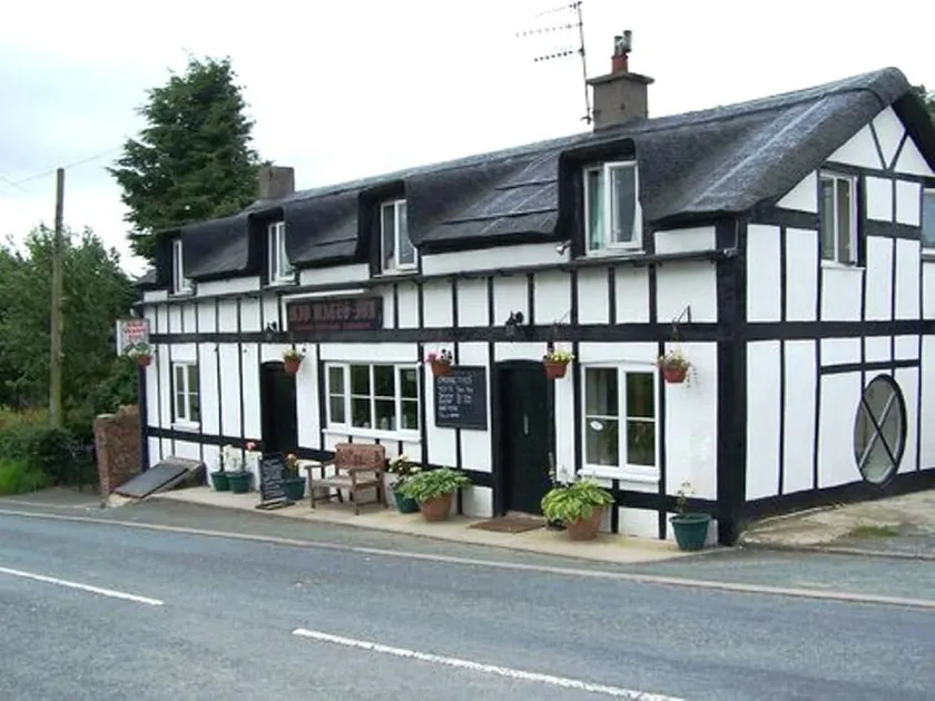 Mid Wales Inn - Image 1