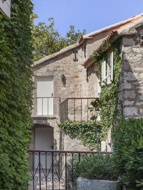 Aman Sveti Stefan - Image 1