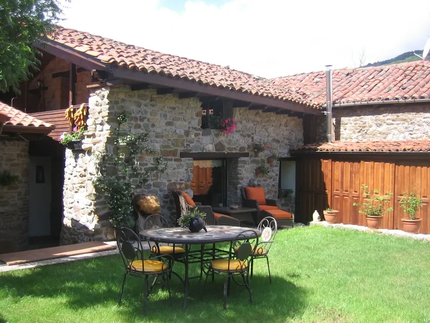 Hotel Rural Casa de Aldea Ecocorneyana - Image 1