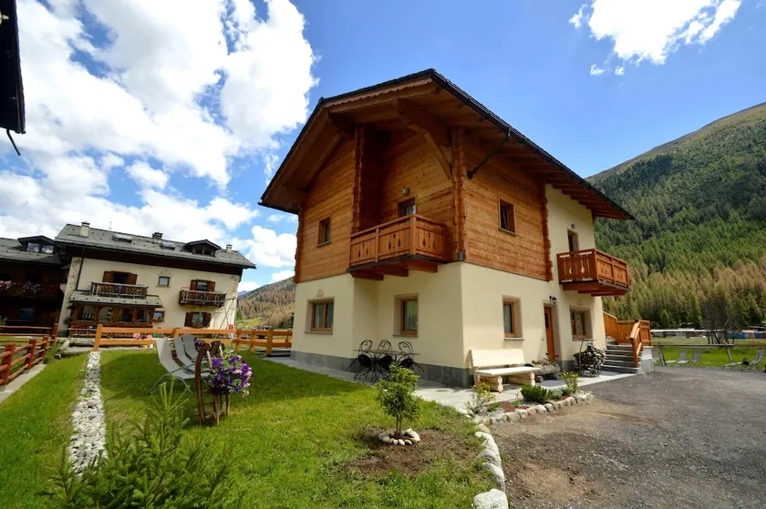 Chalet Sunshine - Image 1