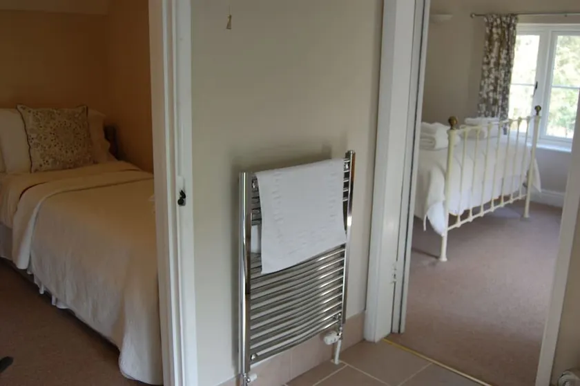 Gorselands Hall Bed and Breakfast - Image 1
