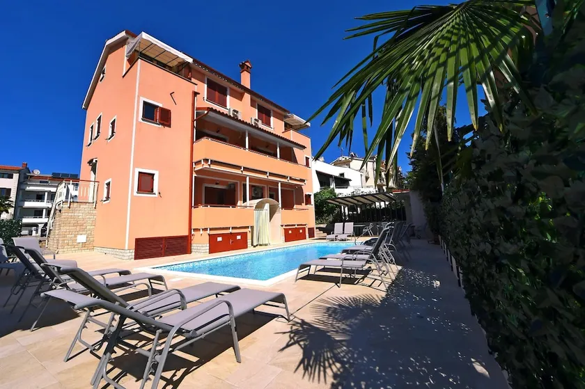 Zdjelar Apartments - Image 1