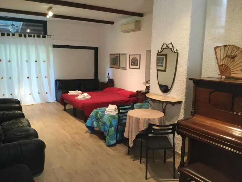 Camera In Antica Corte Milanese - Image 1