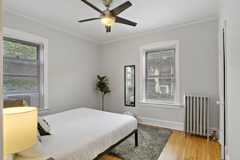 Deluxe 1BR Apt in a Ravenswood - Image 1