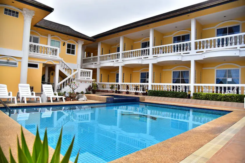 Sunbeach Guesthouse Hotel - Image 1