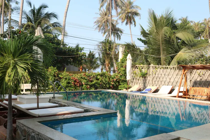 Sunrise Village Hotel - Image 1