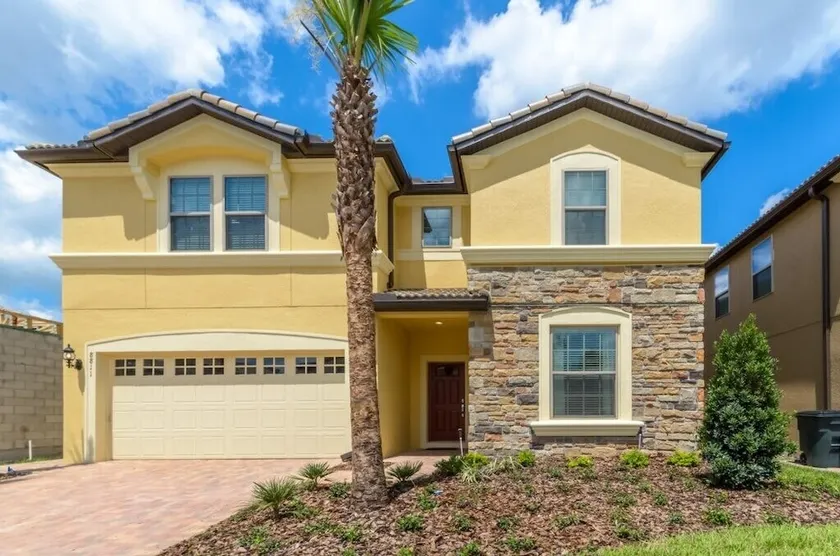 Villa adaptée aux familles avec piscine privée et jacuzzi | Vue lac - Image 1