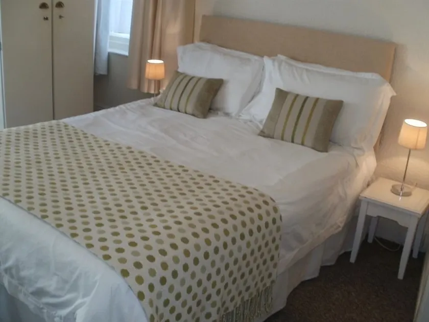 Gumfreston Guest House - Image 1
