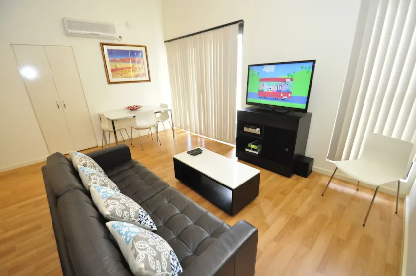 Camperdown 7 Dun Furnished Apartment - Image 1