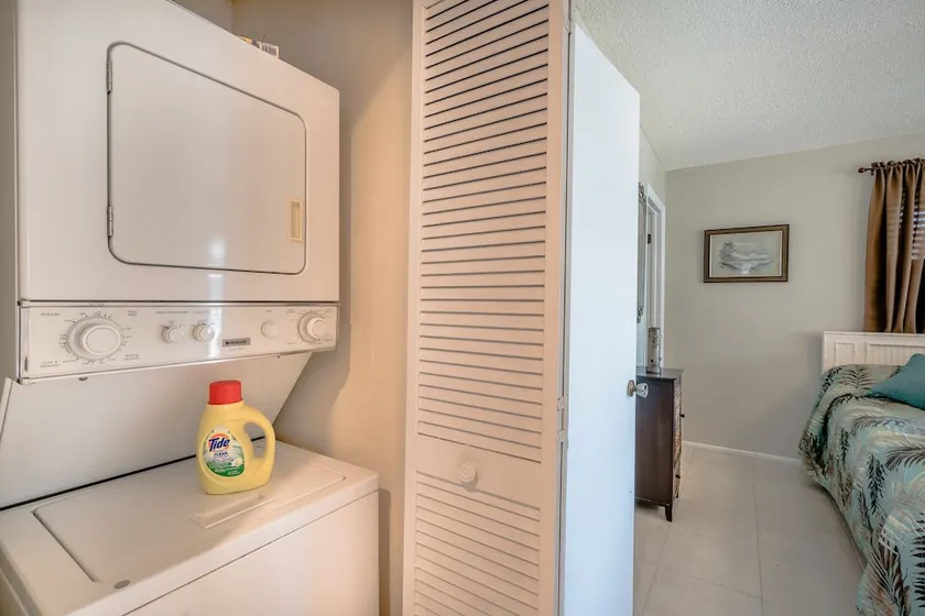Shore Haven Unit 5A, 2 Bedroom, WIFI, Gulf View, Sleeps 4 - Image 1