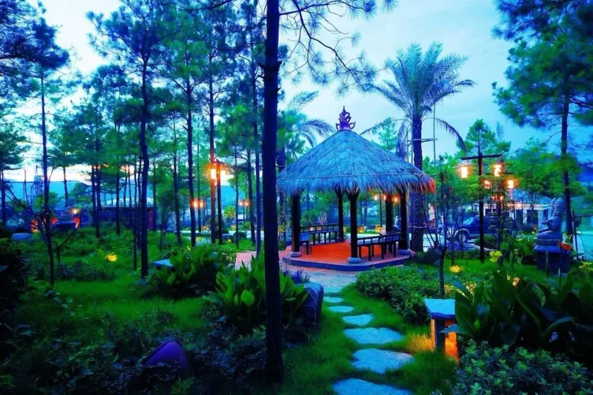 Vogue Bali Yuanshu Hotspring Hotel - Image 1