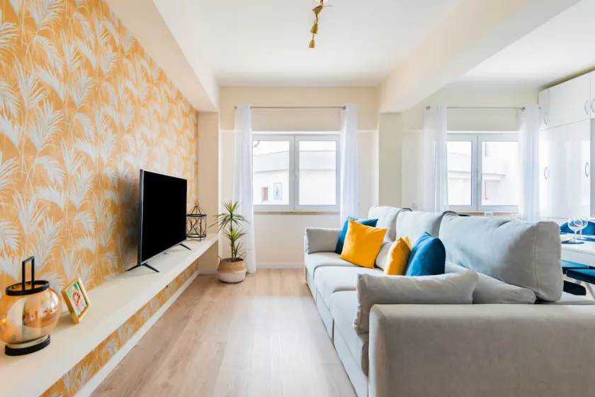 Oeiras Modern and Spacious Flat - Image 1