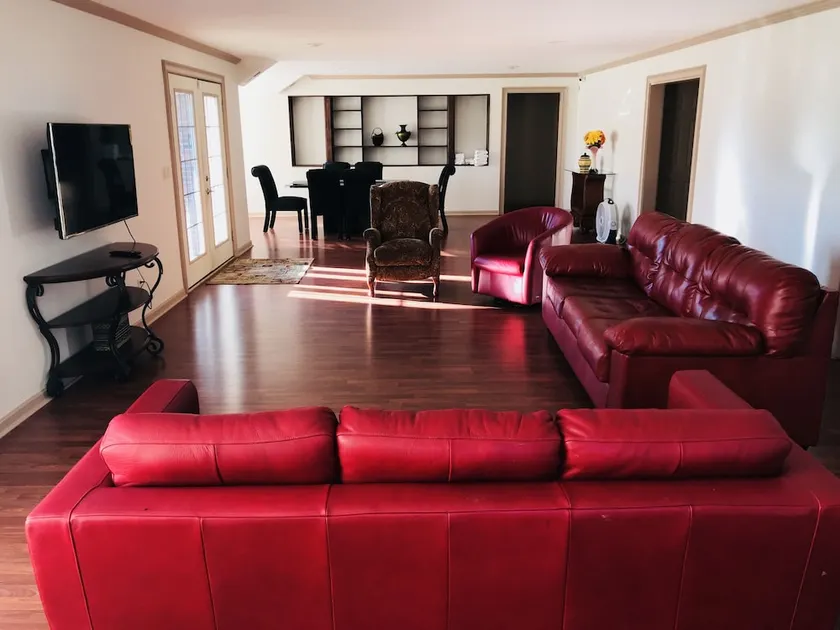 3BR Walkout Basement Apartment - Image 1