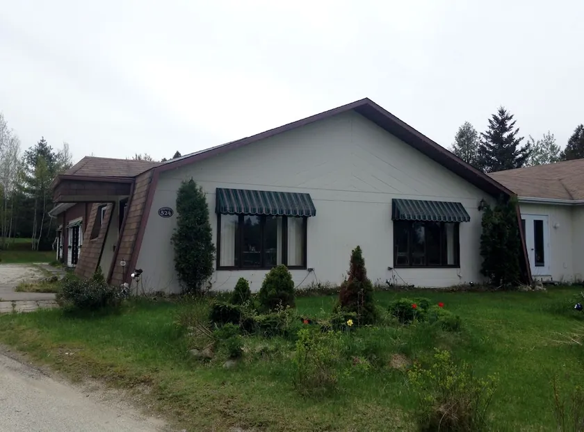 Motel du Village - Image 1