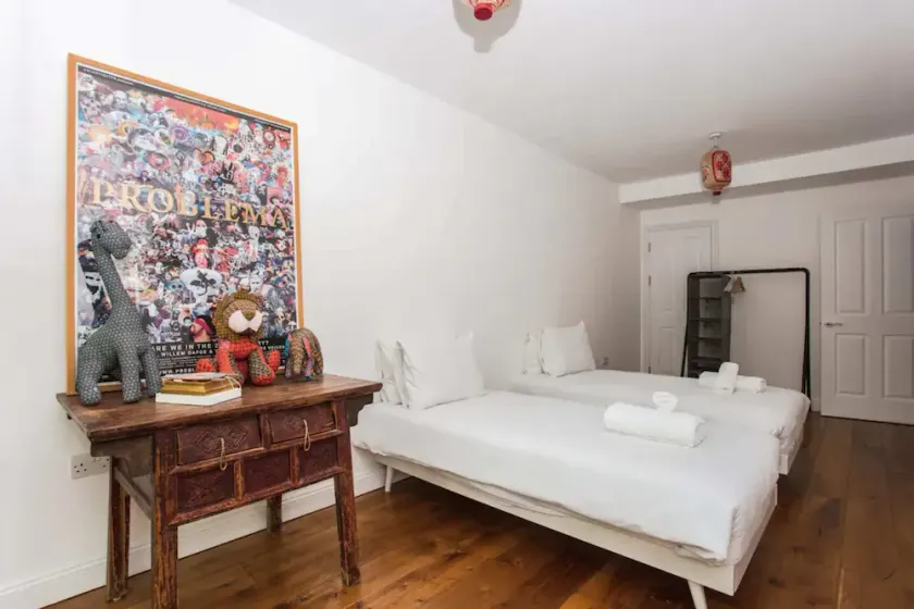 Cosy 2 Bedroom Apartment With Great Outdoor Balcony - Image 1