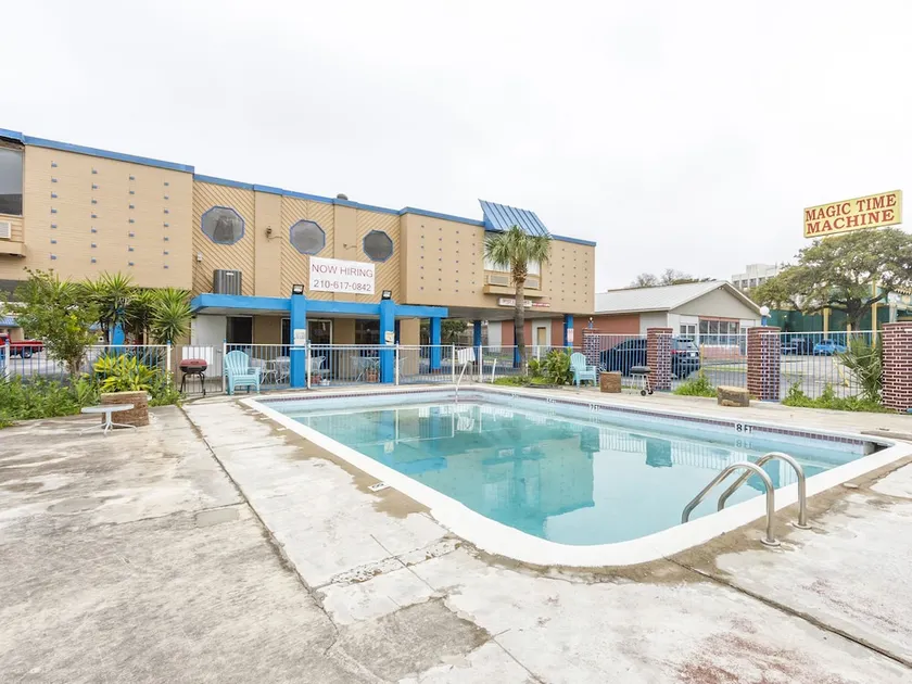 OYO Hotel San Antonio Airport South by OYO Rooms - Image 1