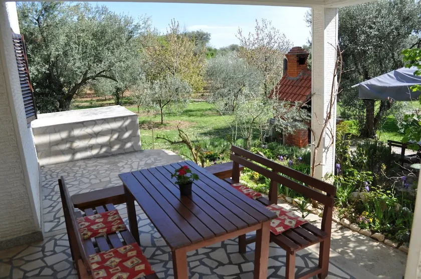 Dolac Guesthouse - Image 1