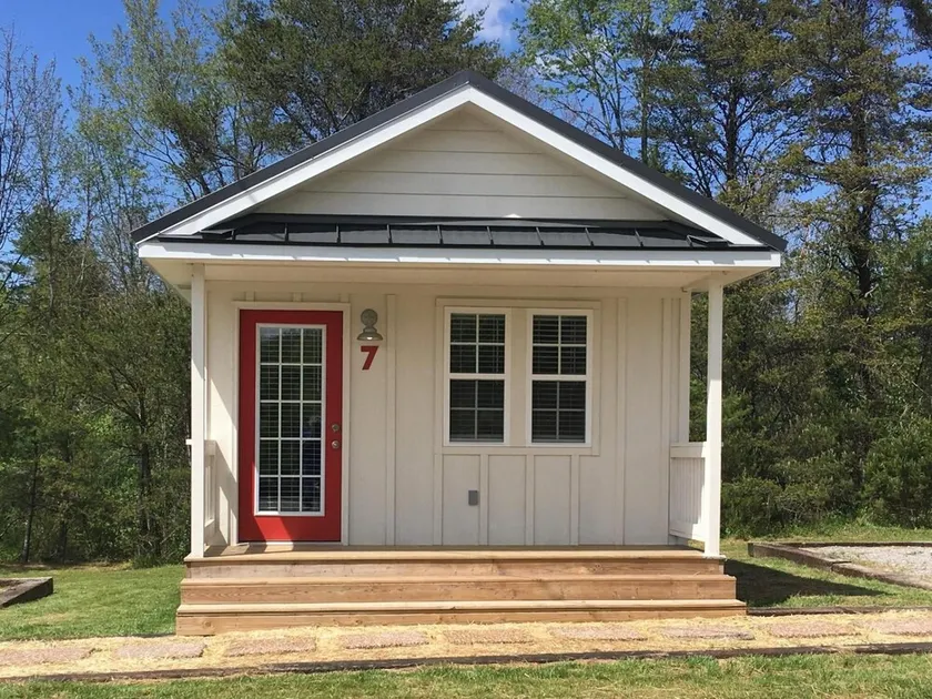 Greeter Falls Lodge 6 - Image 1