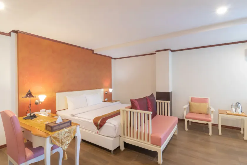 J&Y Hotel - Image 1