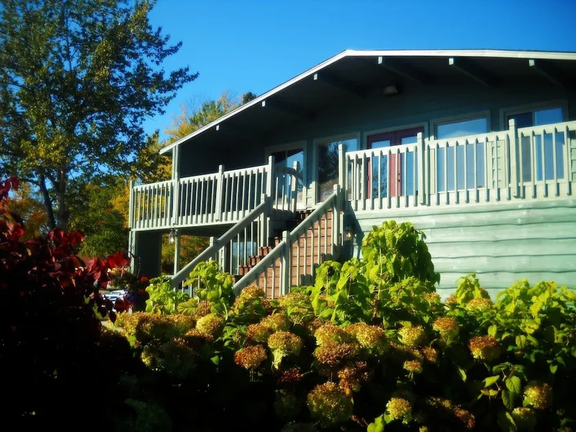Thunder Bay Resort - Image 1