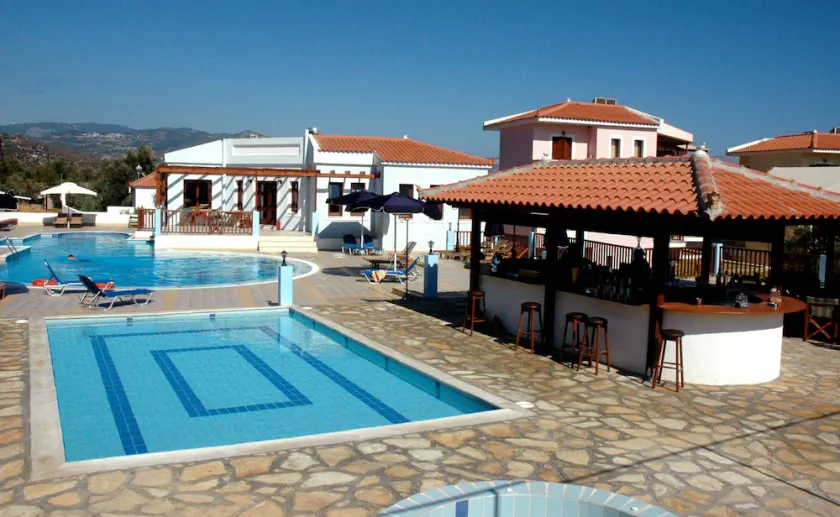 Kyma Hotel - Image 1