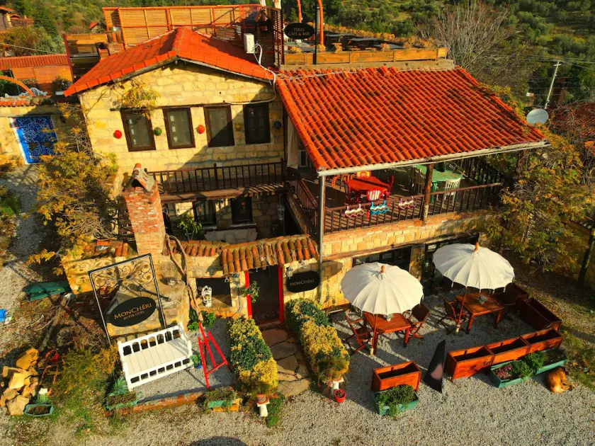 Moncheri Butik Otel & Restoran - Image 1