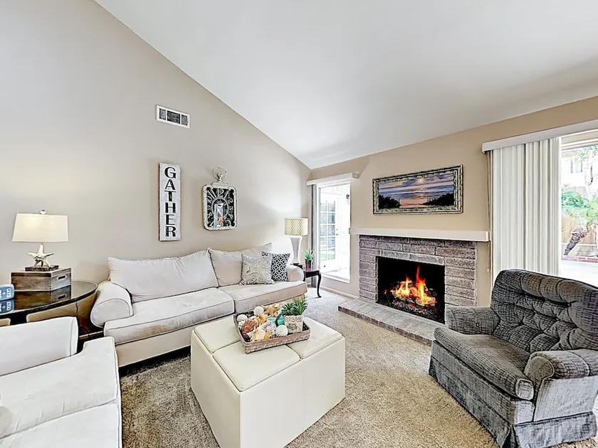 1160 Oxnard - 4 Br Home - Image 1