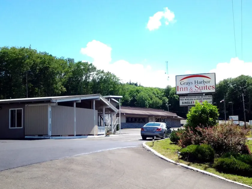 Grays Harbor Inn & Suites - Image 1