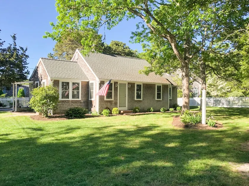 Remodeled Beach Haven W/ New Chefs Kitchen 4 Bedroom Home - Image 1