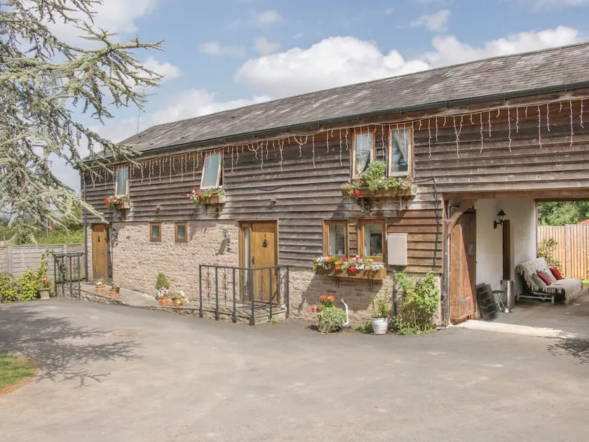 Broxwood Barn - Image 1