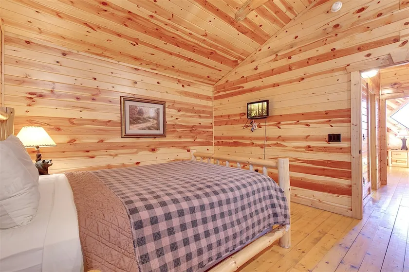 Marlene's Hideaway, 3 Bedrooms, Pool, Hot Tub, Fireplace, WiFi, Sleeps 6 - Image 1