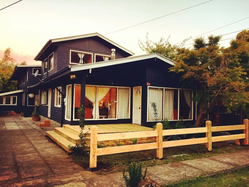 Hostal Hola Pucon - Image 1