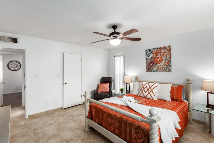 29th Phoenix 4 Bedroom Home by Redawning - Image 1