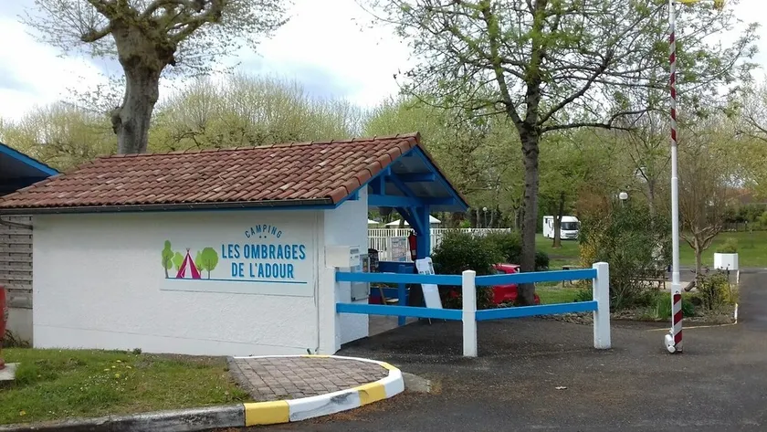 Camping les Ombrages de l'Adour - Image 1