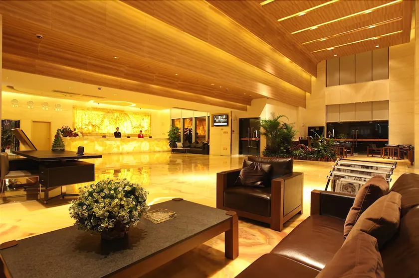 Guangzhou Cedar Hotel - Image 1