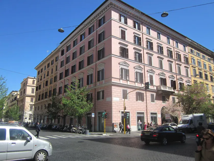 Iulia Guest House - Image 1