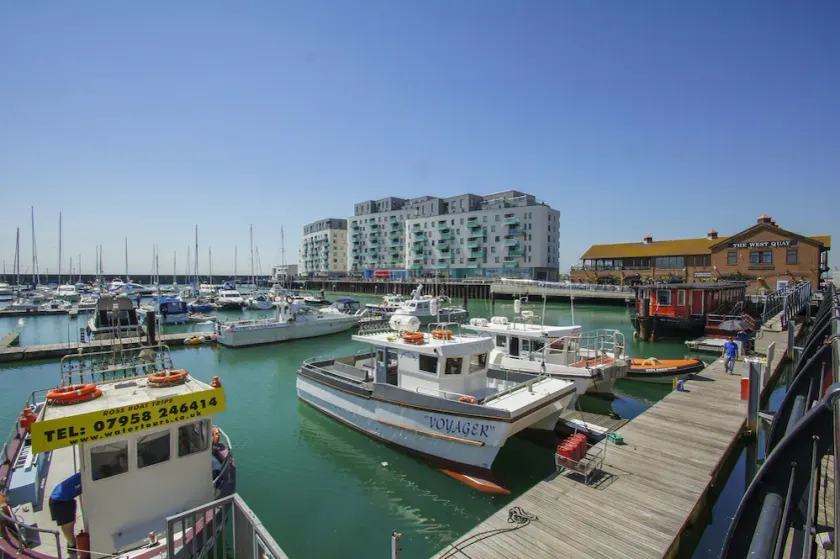 Marina Apartment Parking by Brighton Holiday Lets - Image 1