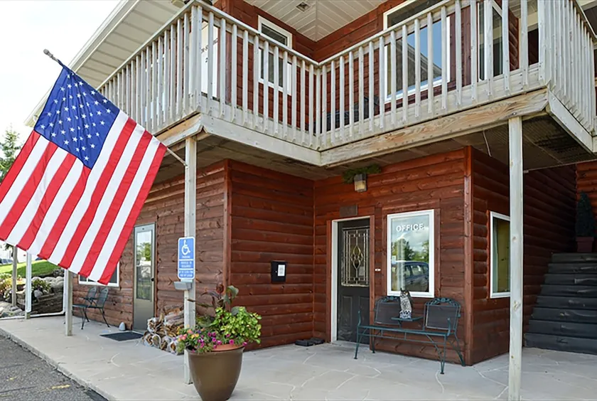 Cruise Inn RV Park & Hotel - Image 1