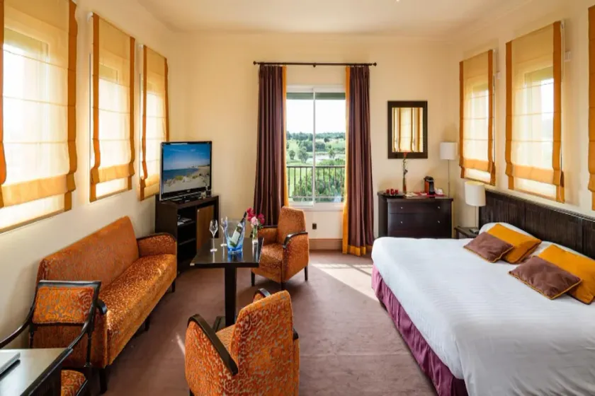 Groupe Hotel - Image 1