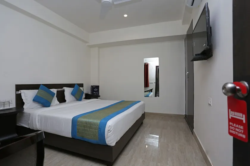 Airport Hotel Prince - Image 1
