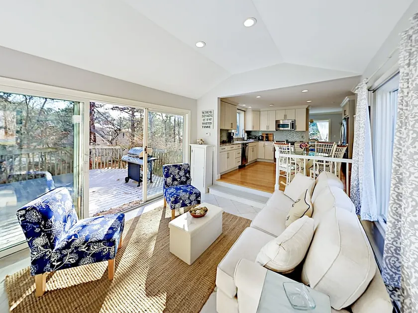 39 Tirrells - 3 Br Home - Image 1