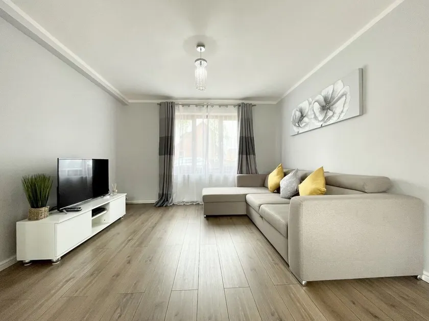 Comfy 3-bedroom House in Worksop - Image 1