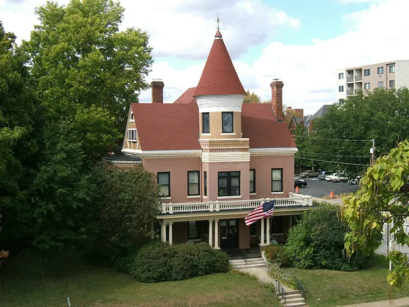 Victorian Inn Bed and Breakfast - Image 1