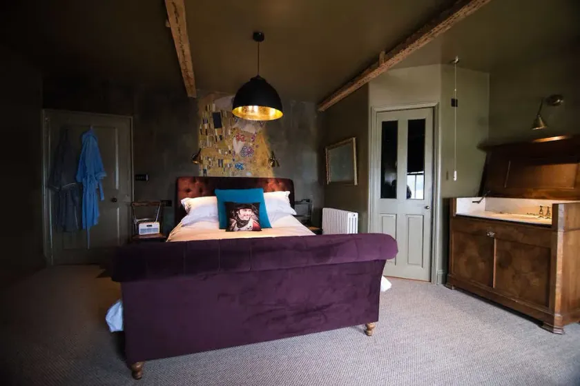Freds Place - Image 1