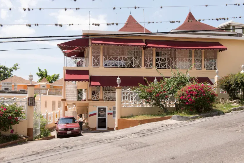 Gibbs Chateau - Image 1