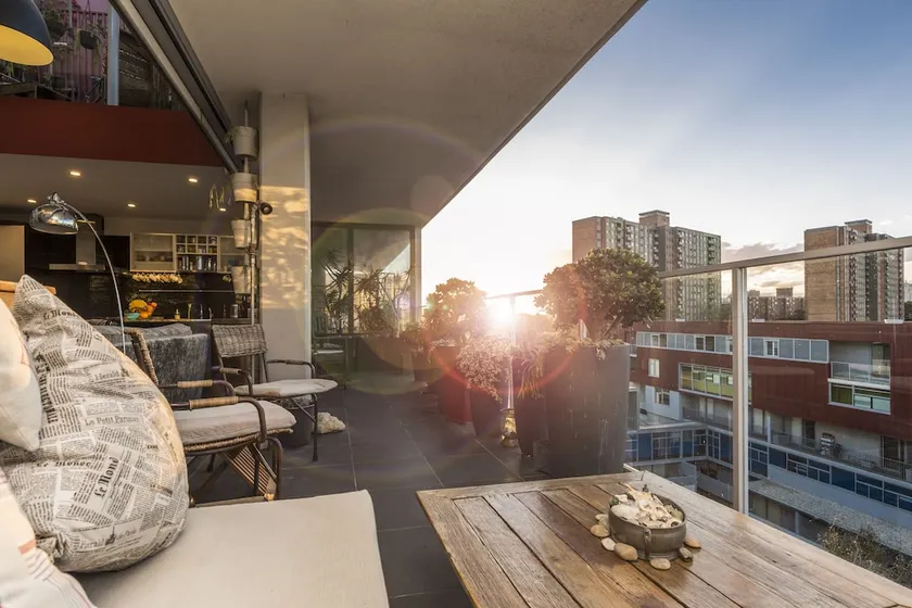 Loft Penthouse With Startling City Views + Parking - Image 1