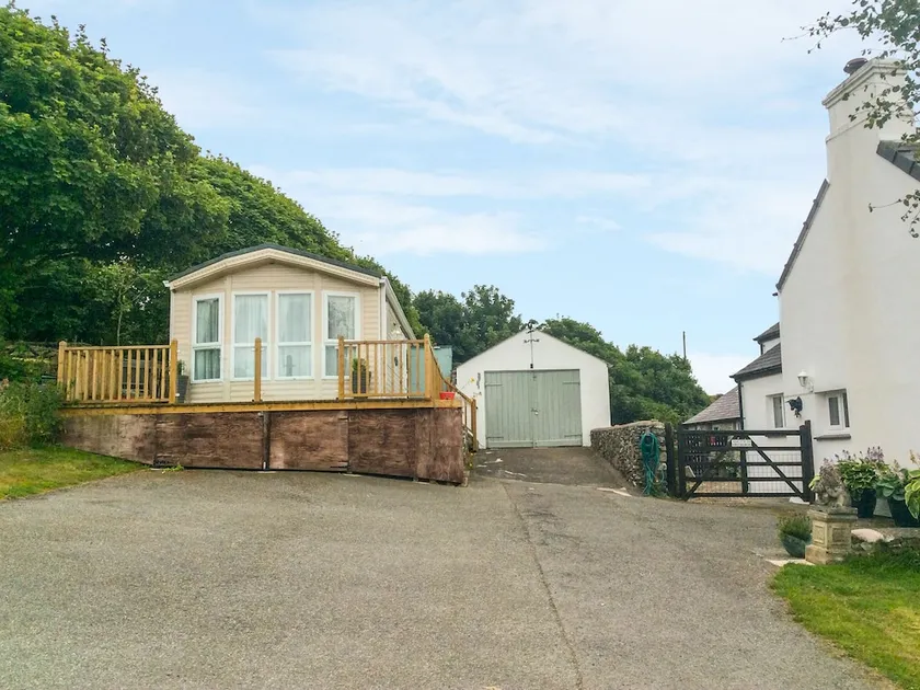 Lodge - Image 1